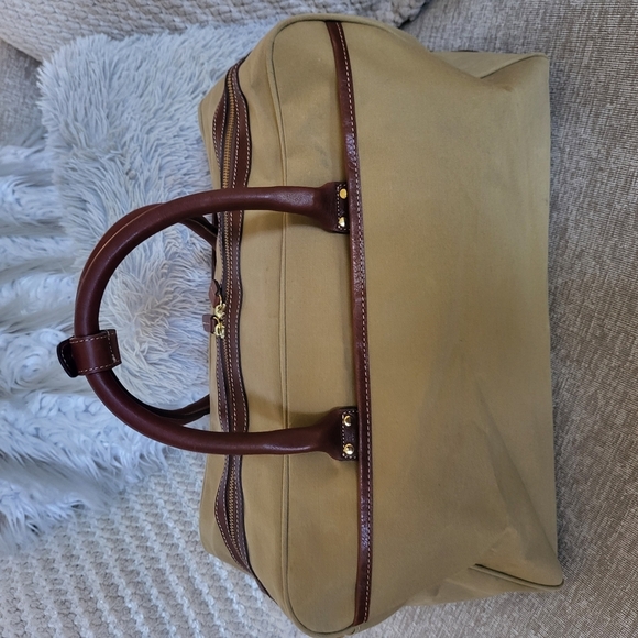 Burberry Tan and Brown Duffel Bag with Timeless Elegance - Picture 3 of 11